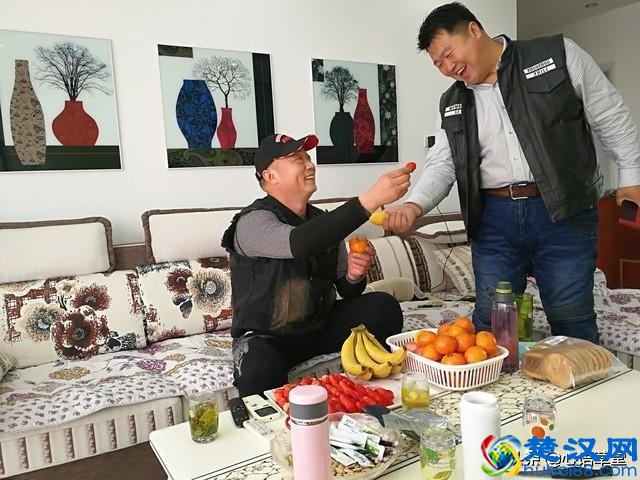 伟大祖国70周年华诞，12000公里他们用车轮丈量华夏第一晖