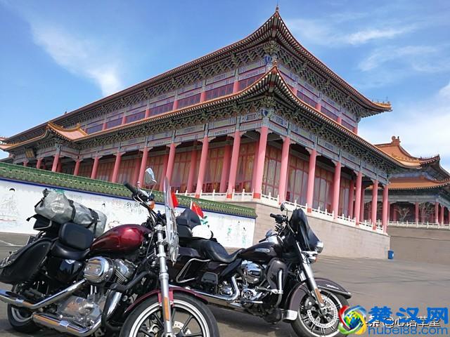 伟大祖国70周年华诞，12000公里他们用车轮丈量华夏第一晖