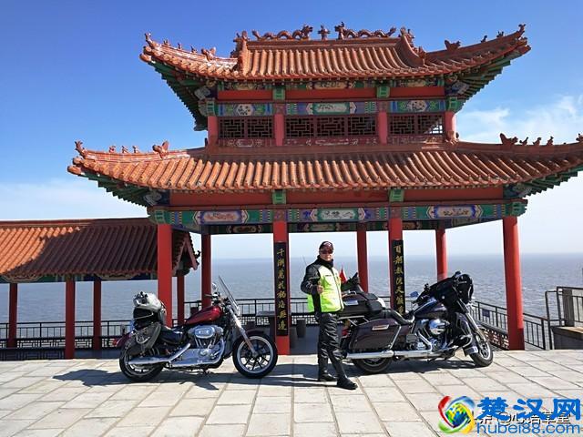 伟大祖国70周年华诞，12000公里他们用车轮丈量华夏第一晖