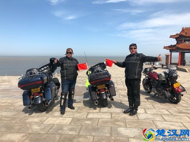 伟大祖国70周年华诞，12000公里他们用车轮丈量华夏第一晖