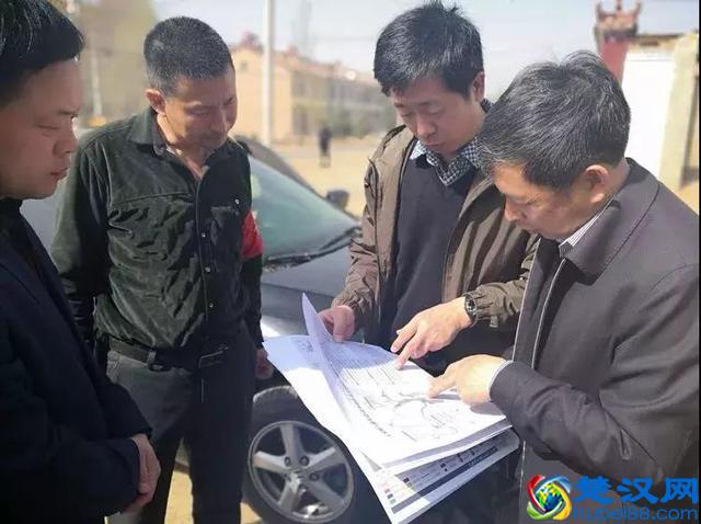 清明小长假 游客纷至沓来