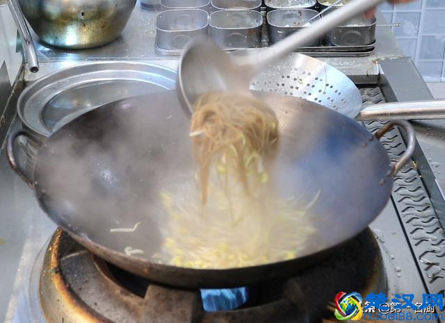 大厨分享一道毛血旺的家常做法,麻辣爽翻天,做法特简单,收藏了