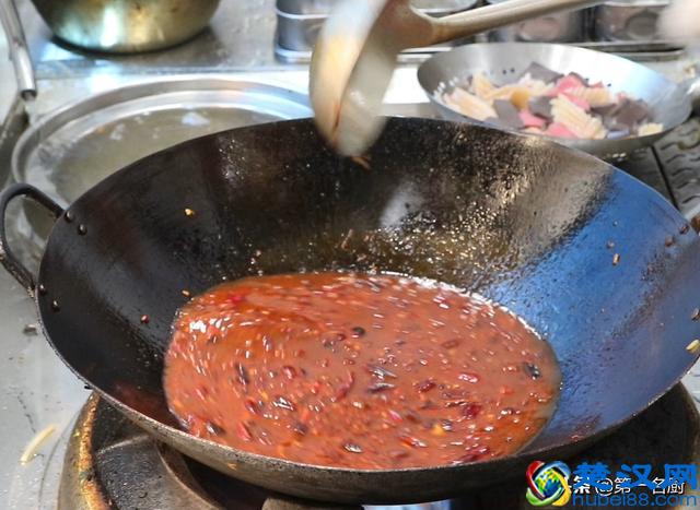 大厨分享一道毛血旺的家常做法,麻辣爽翻天,做法特简单,收藏了