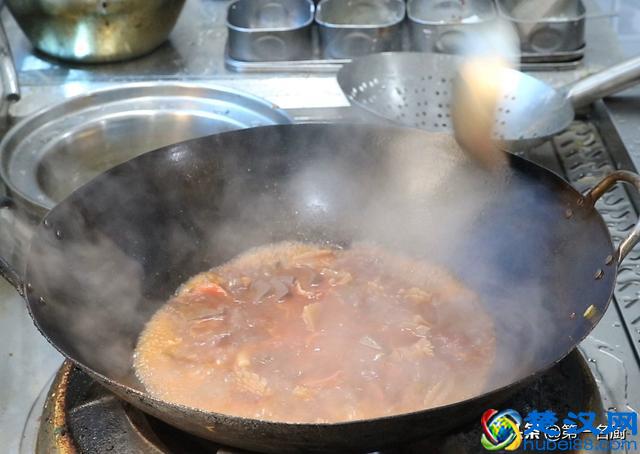 大厨分享一道毛血旺的家常做法,麻辣爽翻天,做法特简单,收藏了