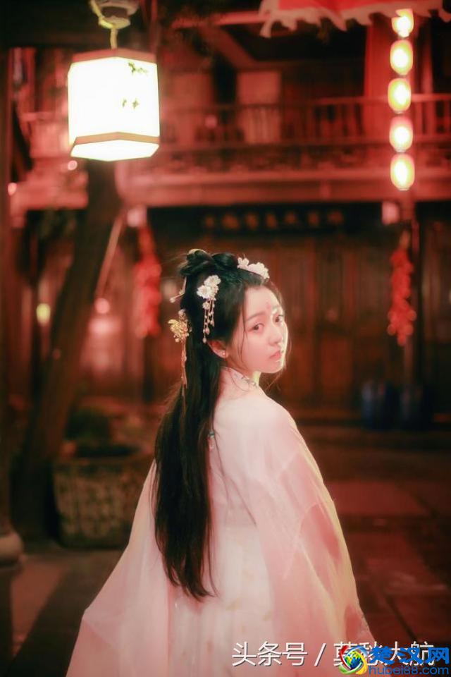 “众里寻他千百度，蓦然回首，那人却在，灯火阑珊处”醉美古诗词