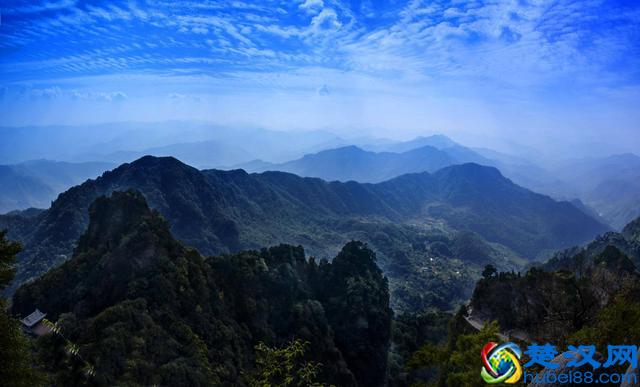 唐诗闲读:“会当凌绝顶,一览众山小”