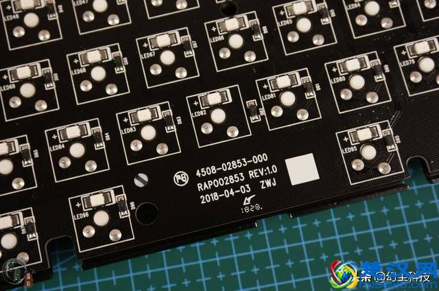 无线机械键盘？我还是第一次接触，感觉自己有些孤陋寡闻了