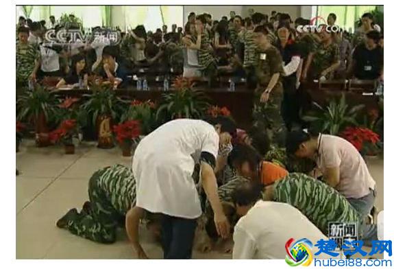 10年过去了，雷电法王杨永信还在，不仅在电击孩子，业务还更大了