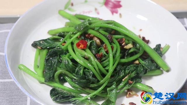 红薯叶最好吃的做法，没有之一，鲜香开胃，一捆不够吃