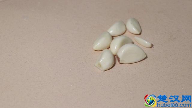 红薯叶最好吃的做法，没有之一，鲜香开胃，一捆不够吃