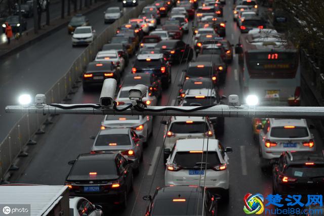 学个英语单词：traffic