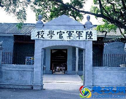 新中国有过几个直辖市，四个？不，十二个