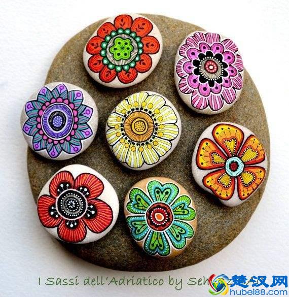 丙烯颜料为什么那么受欢迎？因为他是个万能颜料！