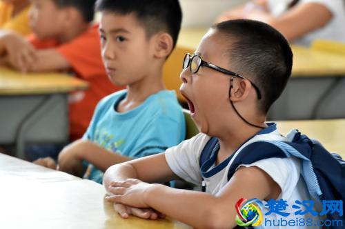 打哈欠是怎么一回事