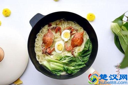 梭子蟹到底怎么做？渔民告诉你正确的做法，保证梭子蟹最鲜美