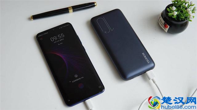 无线新感受，罗马仕WSL10无线快充移动电源