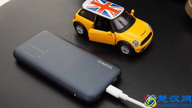无线新感受，罗马仕WSL10无线快充移动电源