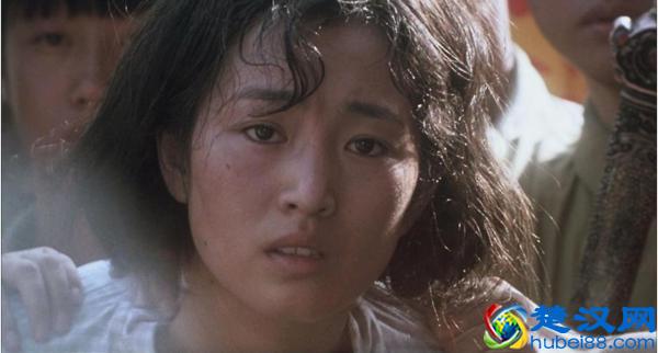 张国荣、张丰毅主演的《霸王别姬》，究竟讲了一个怎样的故事？