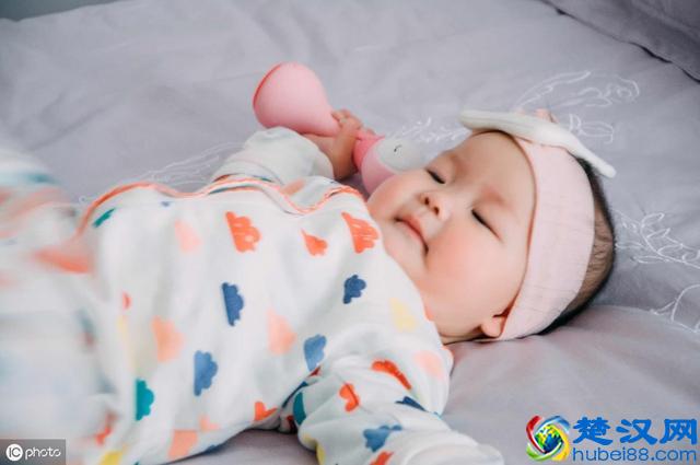宝宝什么时候开始用枕头？原来之前的观念全错了
