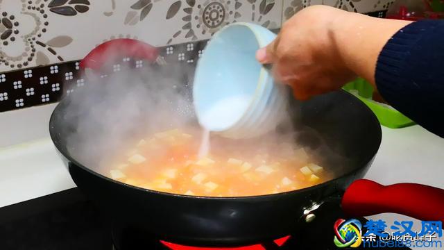 生粉和淀粉究竟有什么区别？会做菜的都用得上，别再傻傻分不清了