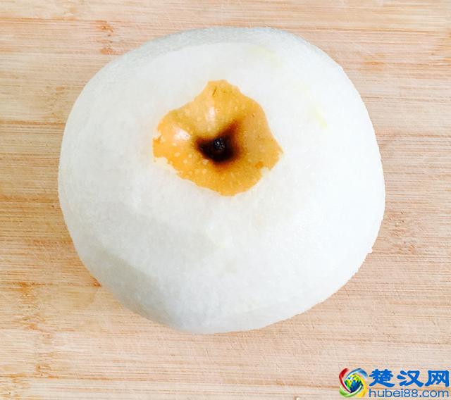 银耳汤怎么样做简单又好喝？银耳雪梨羹的家常做法