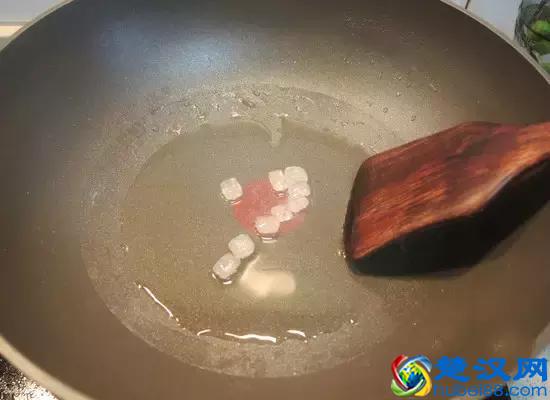 红烧排骨很详细的做法，超级好吃，全家人都喜欢吃，吃货快收藏