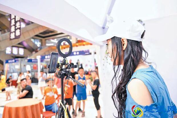 义乌篁园市场服装购物节:2000家商户让利 多重优惠来袭