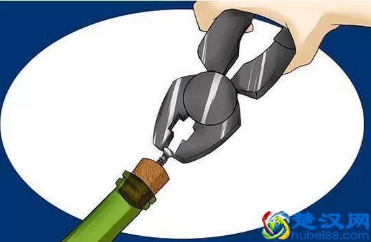 不用开瓶器开红酒的6种方法，想不到吧？