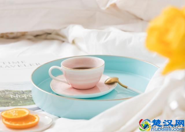 强推超级好听的欧美旋律歌曲，适合做铃声的欧美歌曲，开口跪