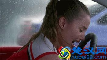 “越爱越被动,越要落落大方”