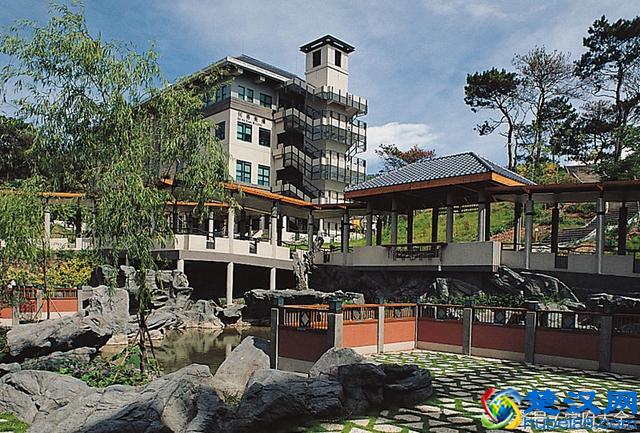 岭南大学（Lingnan University）