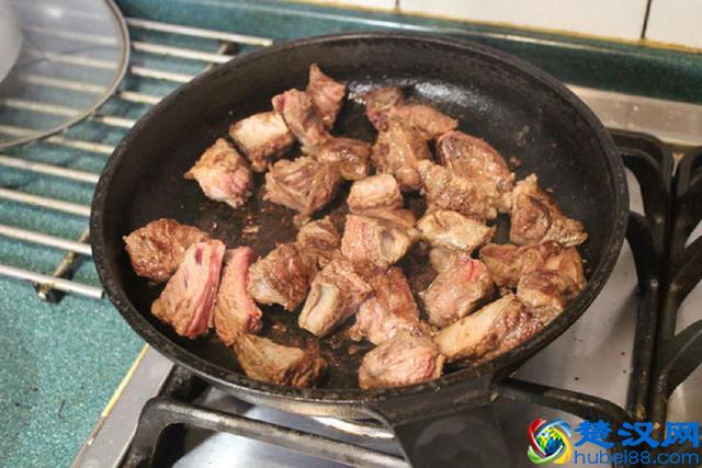 炖牛肉只要一点技巧，炖出来的牛肉又嫩又入味，比饭店还好吃！