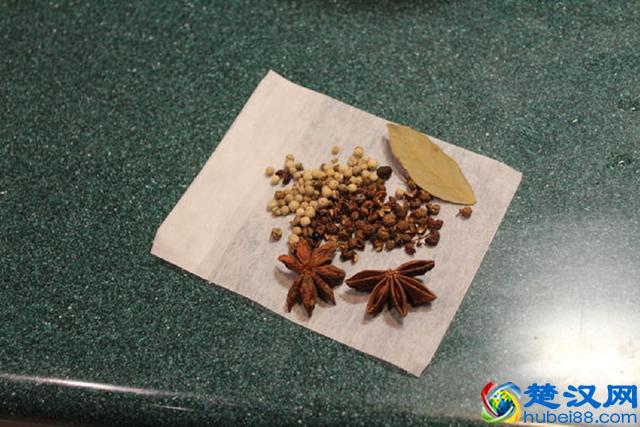 炖牛肉只要一点技巧，炖出来的牛肉又嫩又入味，比饭店还好吃！