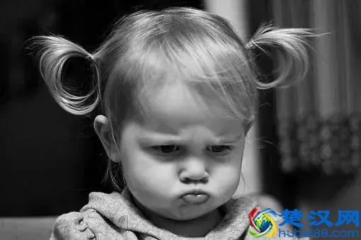 总是控制不住自己的暴脾气对孩子发火？这3点教你化解亲子冲突