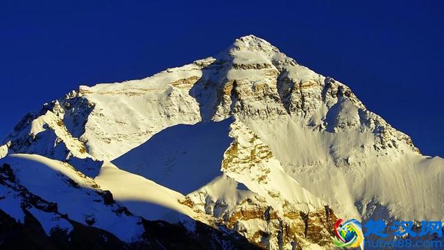 珠穆朗玛峰高达8844米，但这并非它的巅峰，因为它曾超过12000米