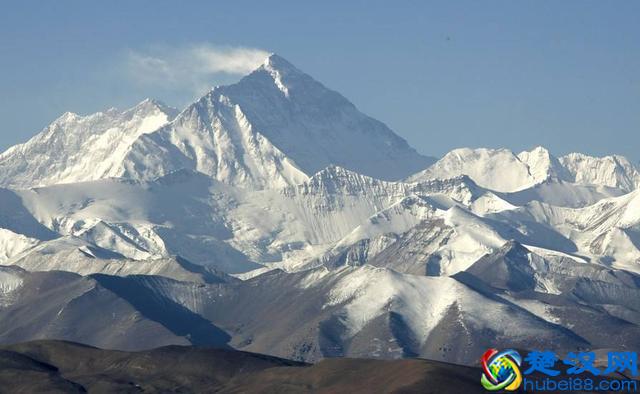珠穆朗玛峰高达8844米，但这并非它的巅峰，因为它曾超过12000米