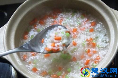 8个月宝宝能吃虾仁吗?怎么制作虾仁给宝宝吃比较好? 8个月宝宝能吃虾仁吗?怎么制作虾仁给宝宝吃比较好?