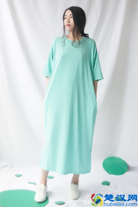 薄荷绿连衣裙该注意什么颜色搭配法则