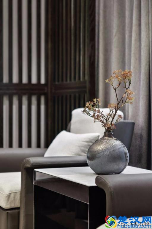 为什么复古新中式越来越流行，300平新中式告诉你什么是流行美