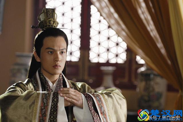 为什么秦二世不是扶苏？扶苏为什么自杀？为什么蒙恬也会自杀？