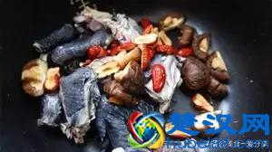 乌鸡枸杞汤，广东人的做法，煲一碗好汤