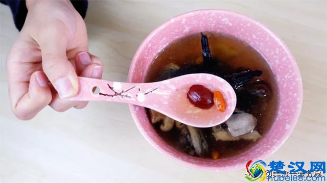 乌鸡枸杞汤，广东人的做法，煲一碗好汤