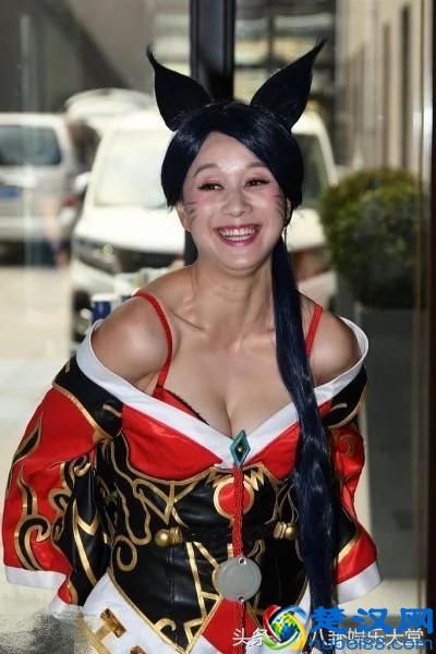 39岁“婷美”广告女神近照大曝光，网友：第四张好像发现了什么！
