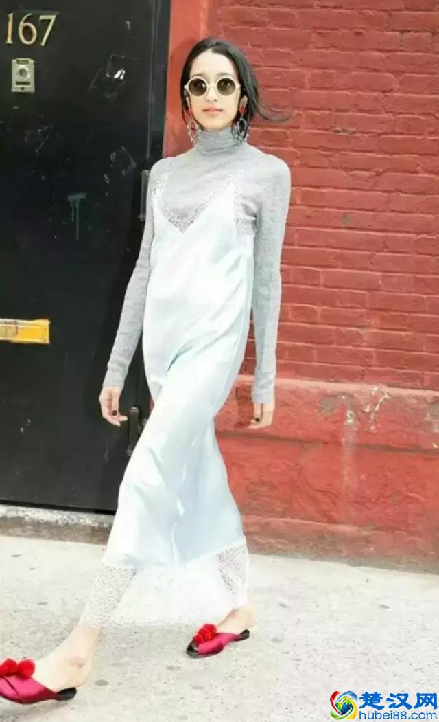 今年流行内衣外穿，你敢穿吗？