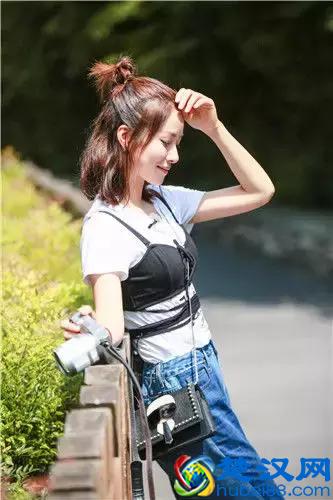 今年流行内衣外穿，你敢穿吗？