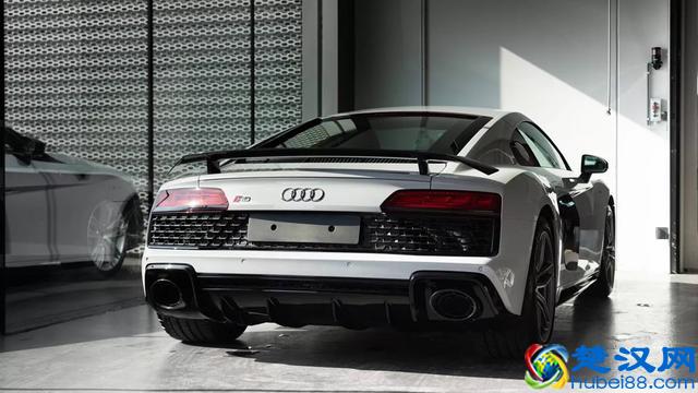 2019款奥迪R8 V10详解，全新造型相当犀利