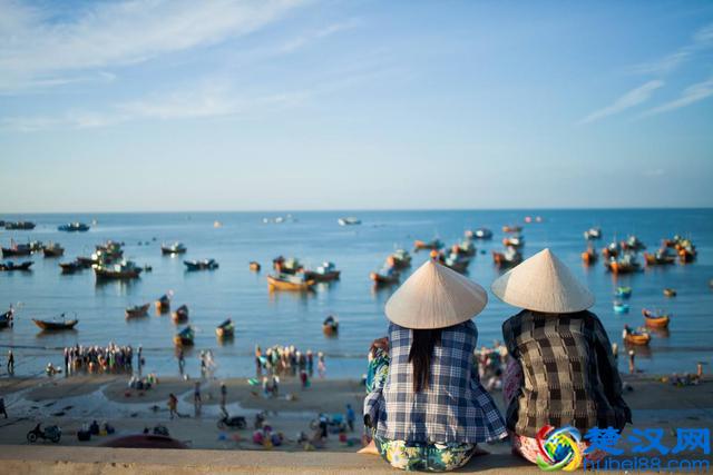 去越南旅游一个人玩一个月需要多少人民币？