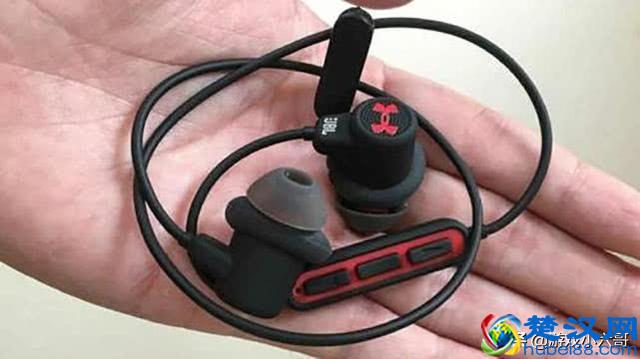 很多人用有线耳机，难道是因为蓝牙耳机有辐射？这下清楚了