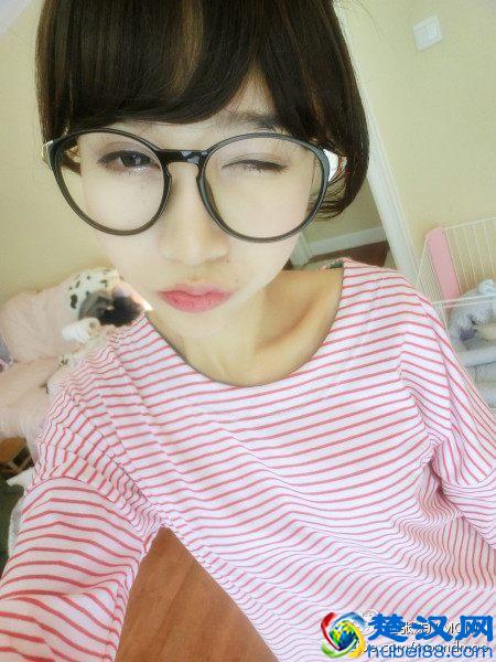 网红张沫凡变脸史：从叛逆少女到收入过亿的老板，她经历了什么？