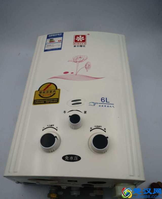 越来越多人喜欢装这种热水器，水压低都不影响，太实用了！